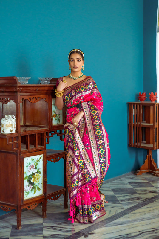 Queen- Royal elegance to your ethnic wardrobe with this stunning