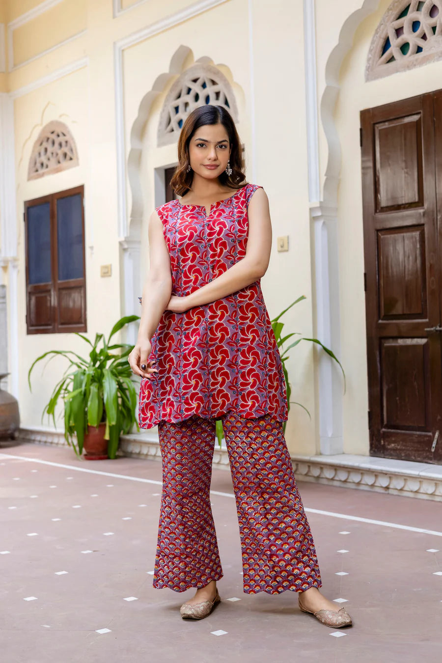 Rani- Stylish Red Printed Sleeveless Kurta Set with Palazzo Pants
