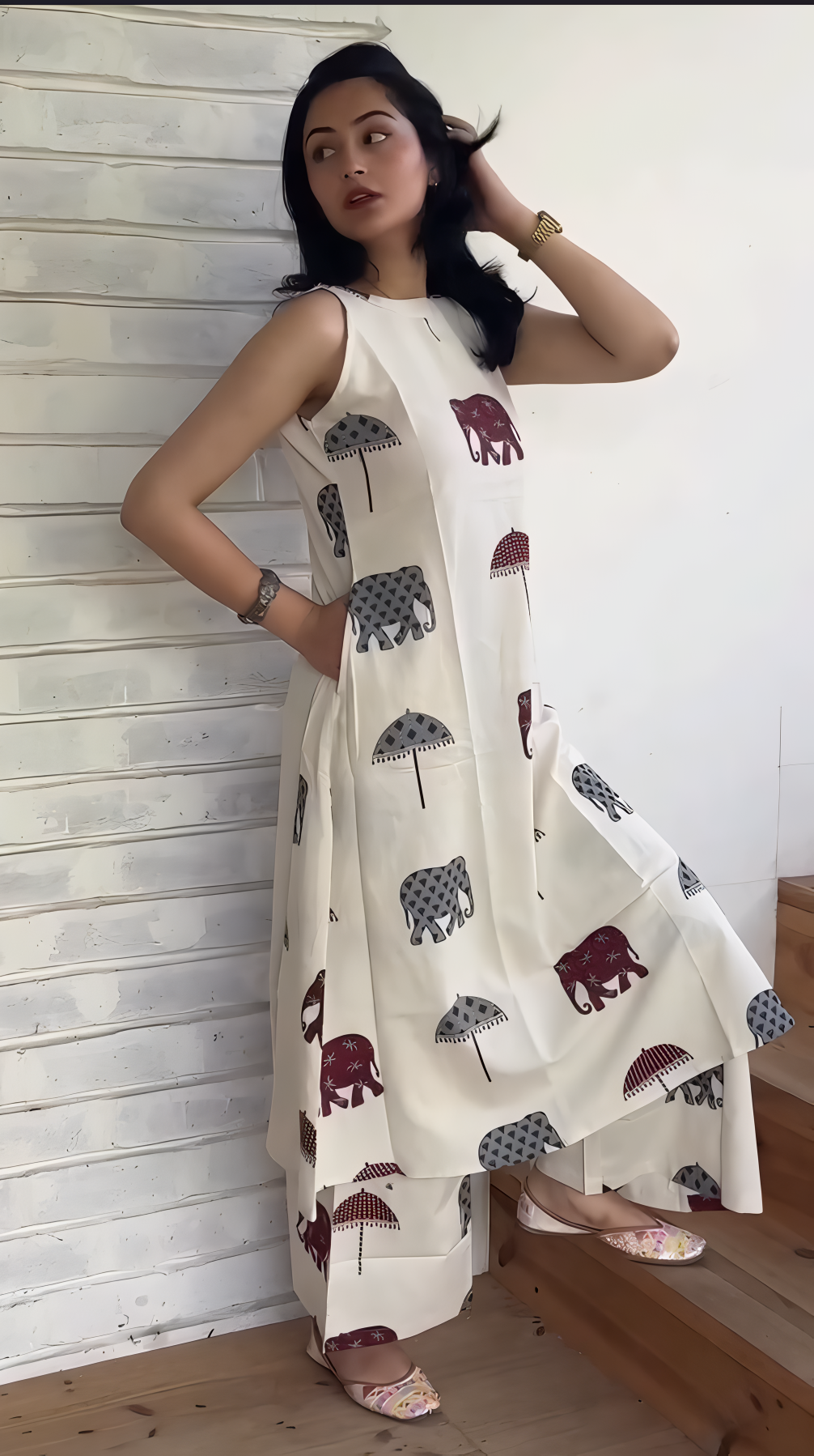 Women’s Beige Sleeveless Floral Printed A-Line Dress with Pockets