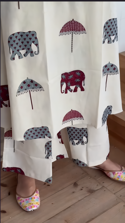 Women’s Beige Sleeveless Floral Printed A-Line Dress with Pockets