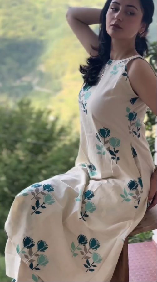 Women’s Beige Sleeveless Floral Printed A-Line Dress with Pockets