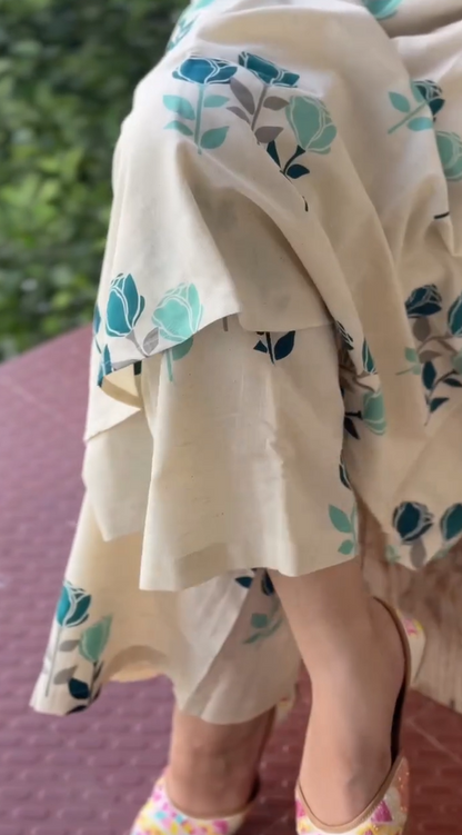 Women’s Beige Sleeveless Floral Printed A-Line Dress with Pockets