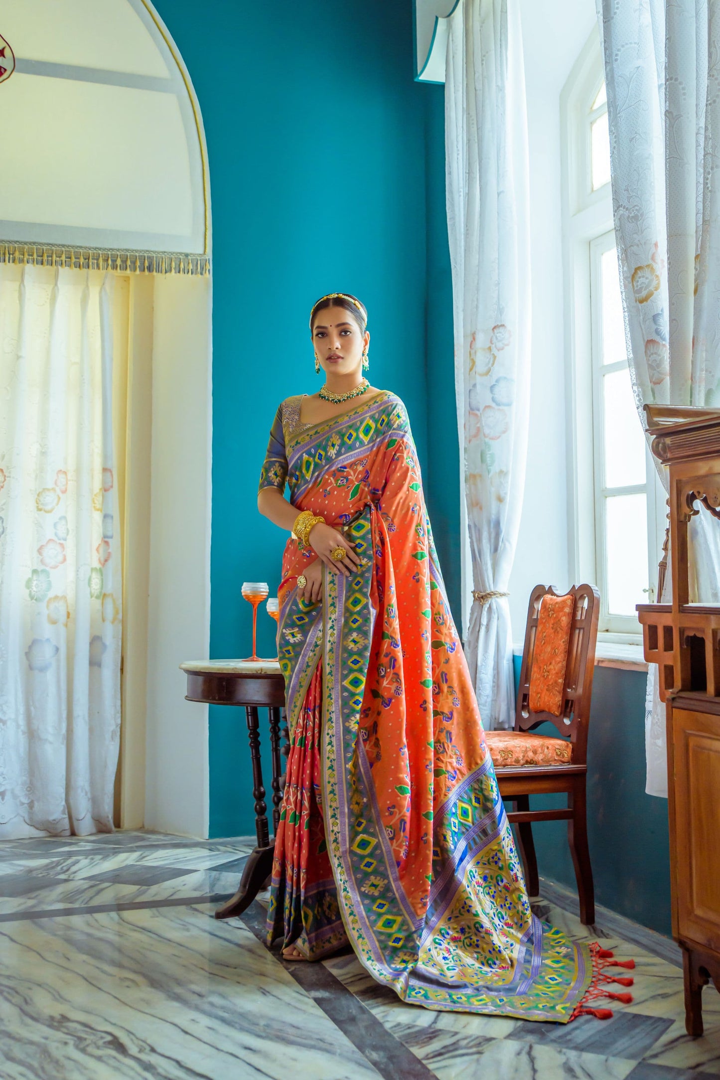 Queen- Royal elegance to your ethnic wardrobe with this stunning