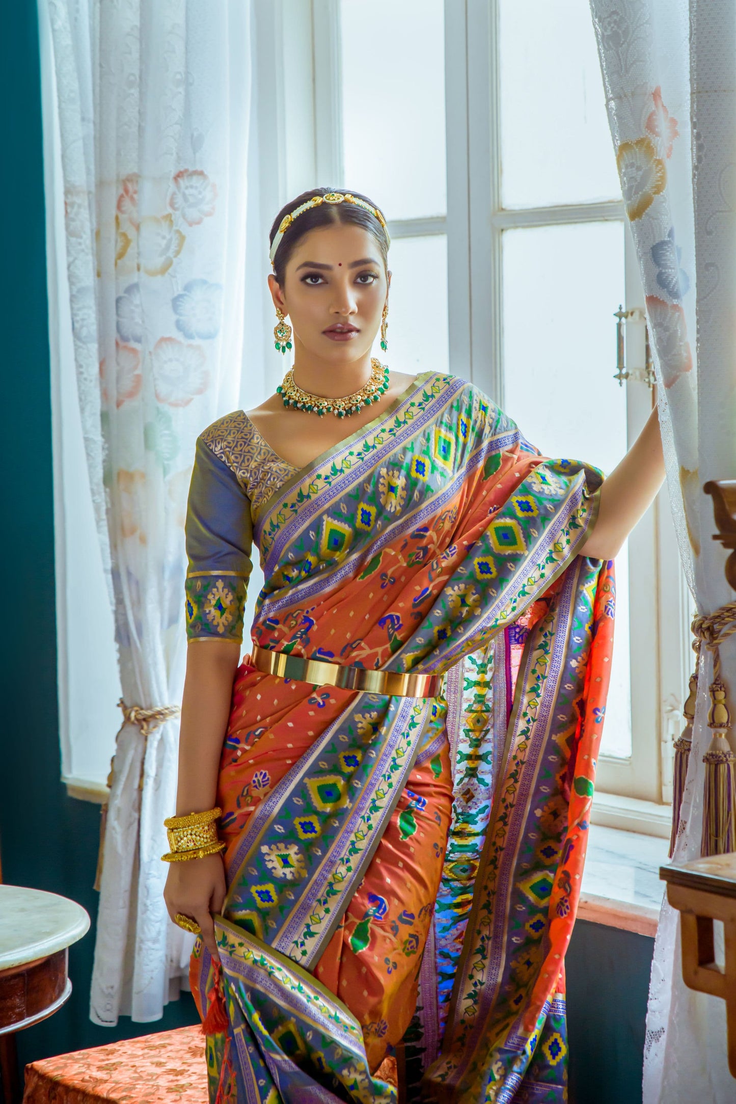 Queen- Royal elegance to your ethnic wardrobe with this stunning