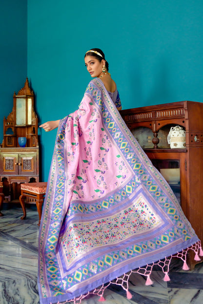 Queen- Royal elegance to your ethnic wardrobe with this stunning