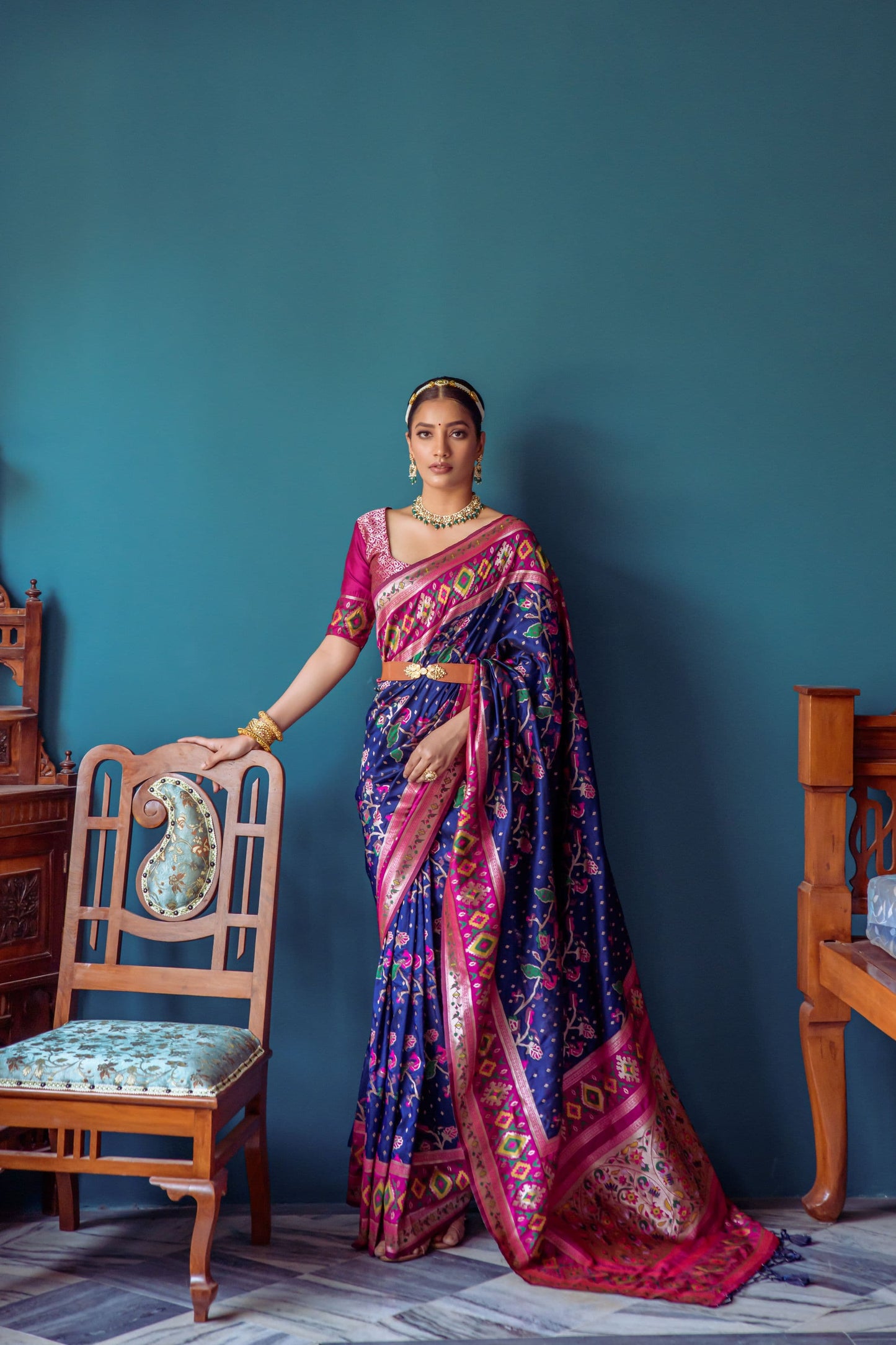 Queen- Royal elegance to your ethnic wardrobe with this stunning