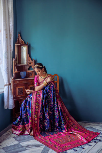 Queen- Royal elegance to your ethnic wardrobe with this stunning